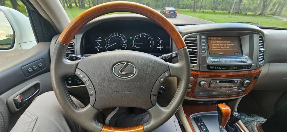 2006 Lexus LX 2nd Gen - Image 14 of 17
