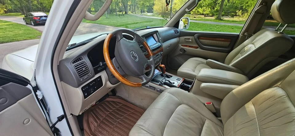2006 Lexus LX 2nd Gen - Image 5 of 17
