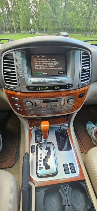 2006 Lexus LX 2nd Gen - Image 13 of 17