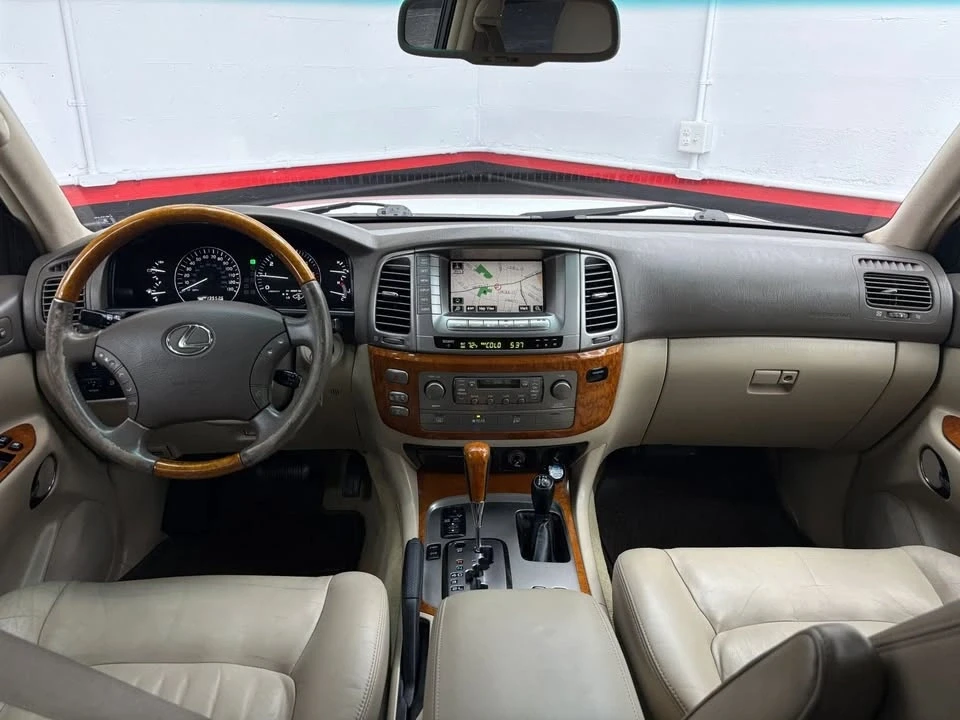 2006 Lexus LX 2nd Gen - Image 15 of 20