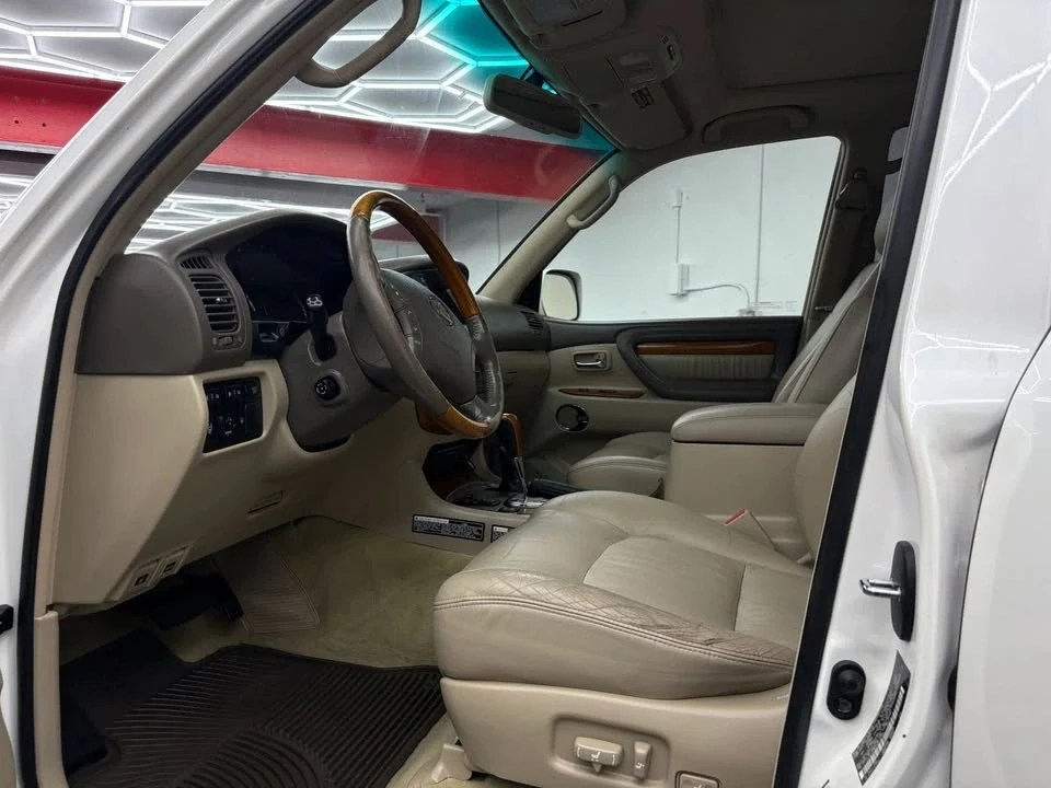 2006 Lexus LX 2nd Gen - Image 9 of 20