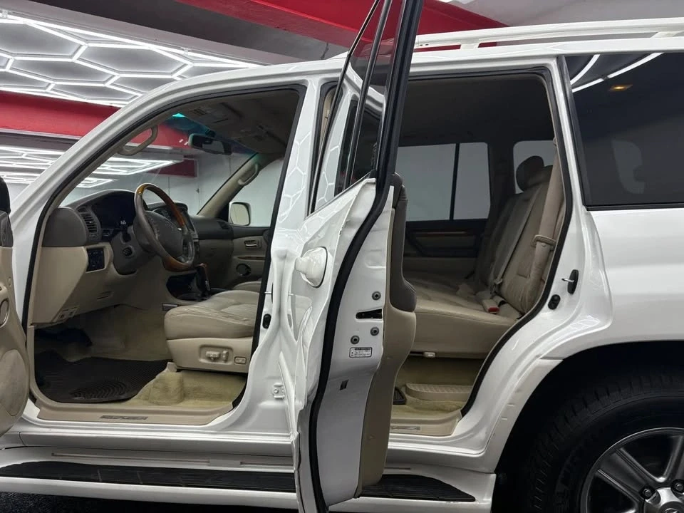 2006 Lexus LX 2nd Gen - Image 10 of 20