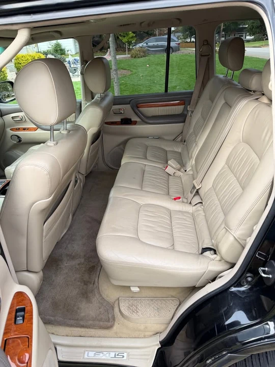 2006 Lexus LX 2nd Gen - Image 11 of 15