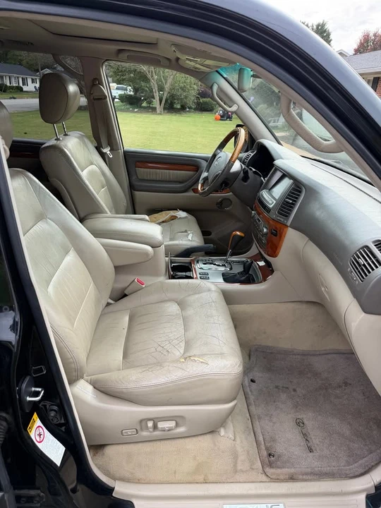 2006 Lexus LX 2nd Gen - Image 10 of 15