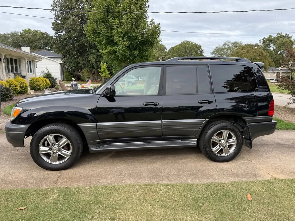 2006 Lexus LX 2nd Gen - Image 2 of 15