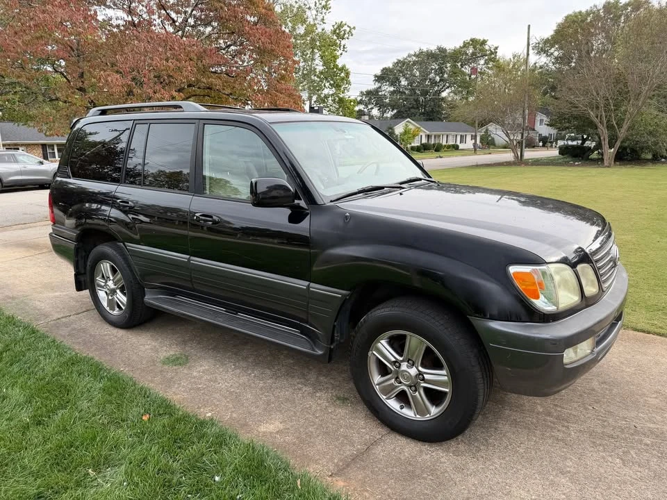 2006 Lexus LX 2nd Gen - Image 3 of 15