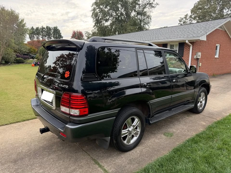 2006 Lexus LX 2nd Gen - Image 4 of 15