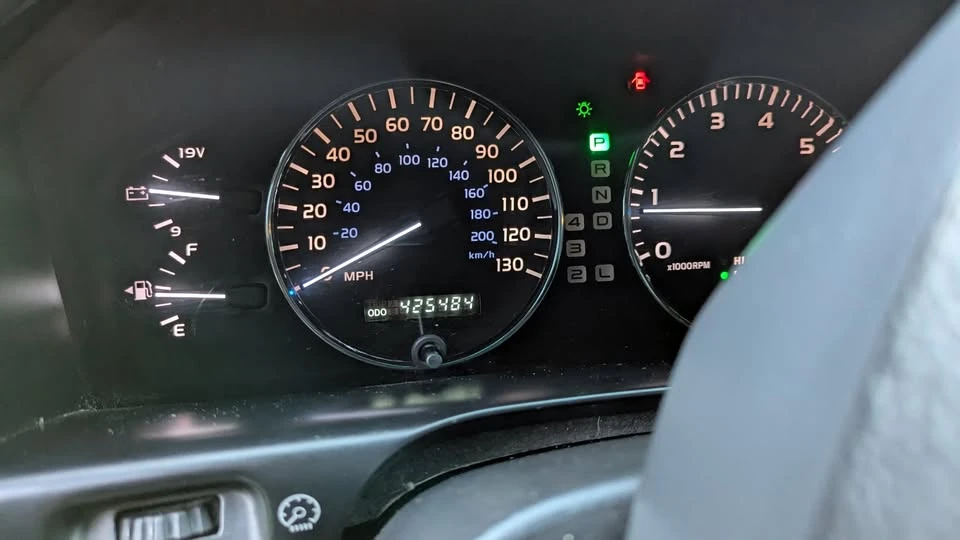 2006 Lexus LX 2nd Gen - Image 7 of 18