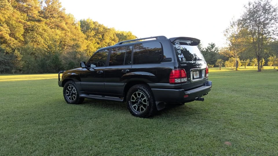 2006 Lexus LX 2nd Gen - Image 5 of 18