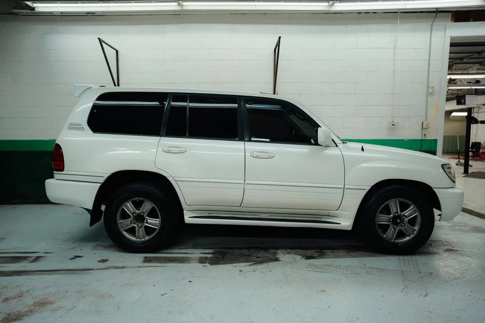 2006 Lexus LX 2nd Gen - Image 3 of 19