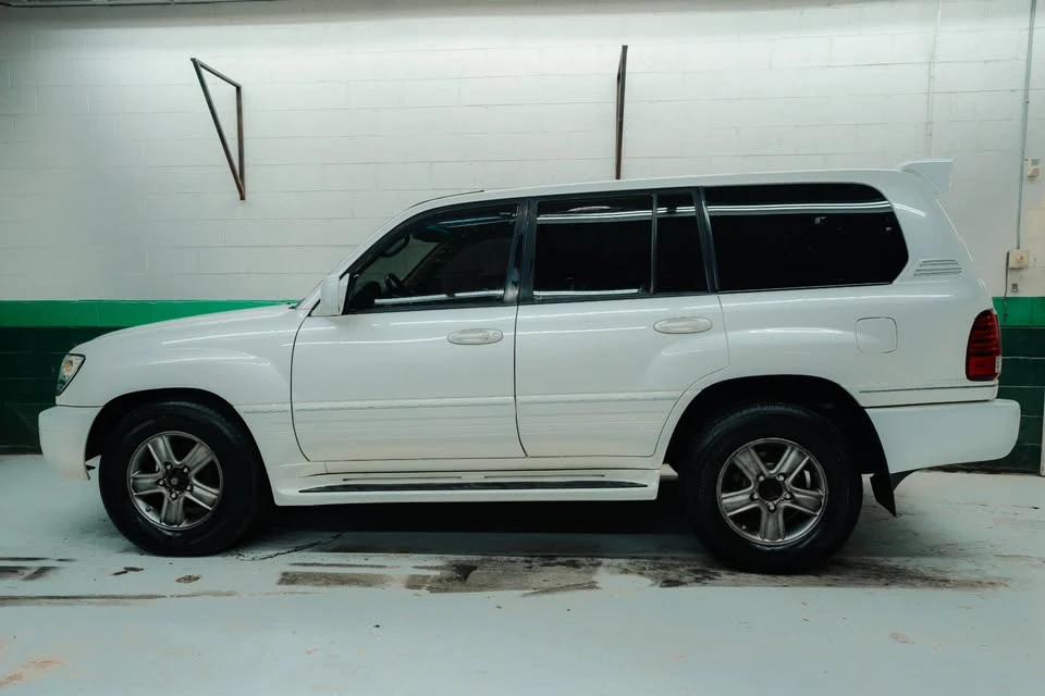 2006 Lexus LX 2nd Gen - Image 4 of 19