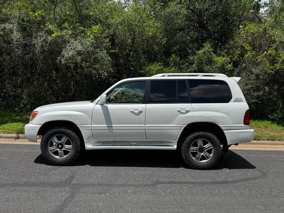 2006 Lexus LX 2nd Gen - Image 4 of 12