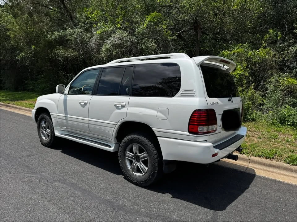 2006 Lexus LX 2nd Gen - Image 5 of 12