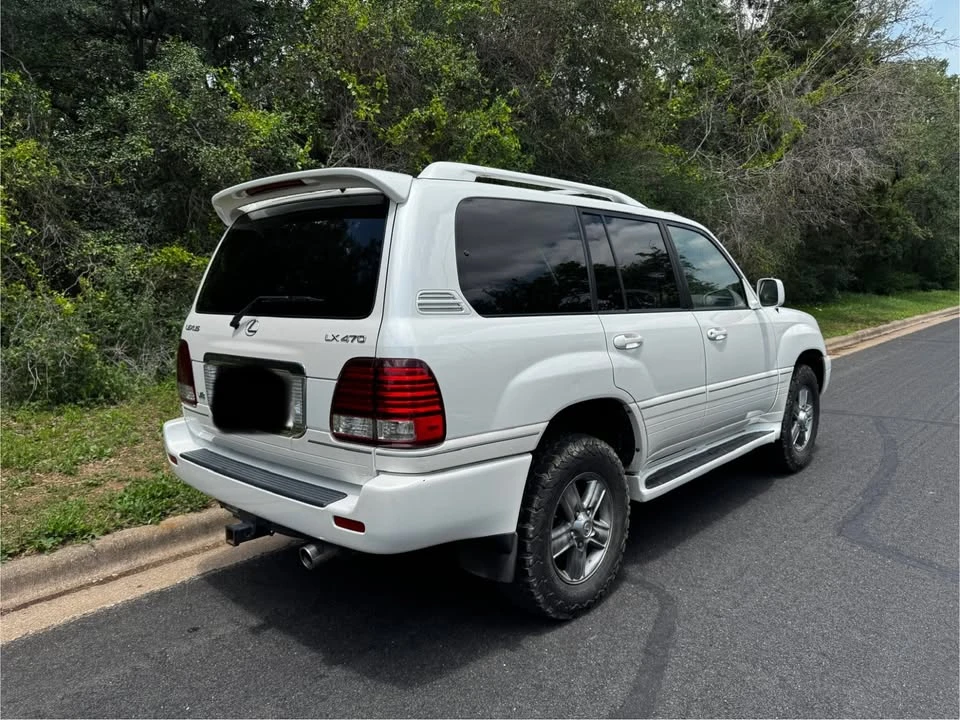 2006 Lexus LX 2nd Gen - Image 6 of 12