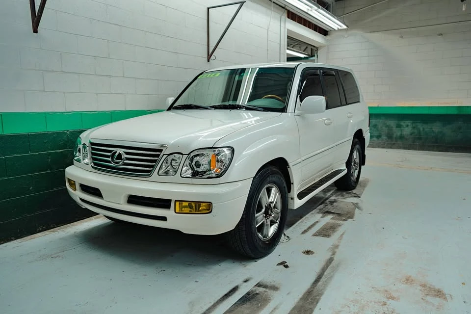 2006 Lexus LX 2nd Gen - Image 2 of 19