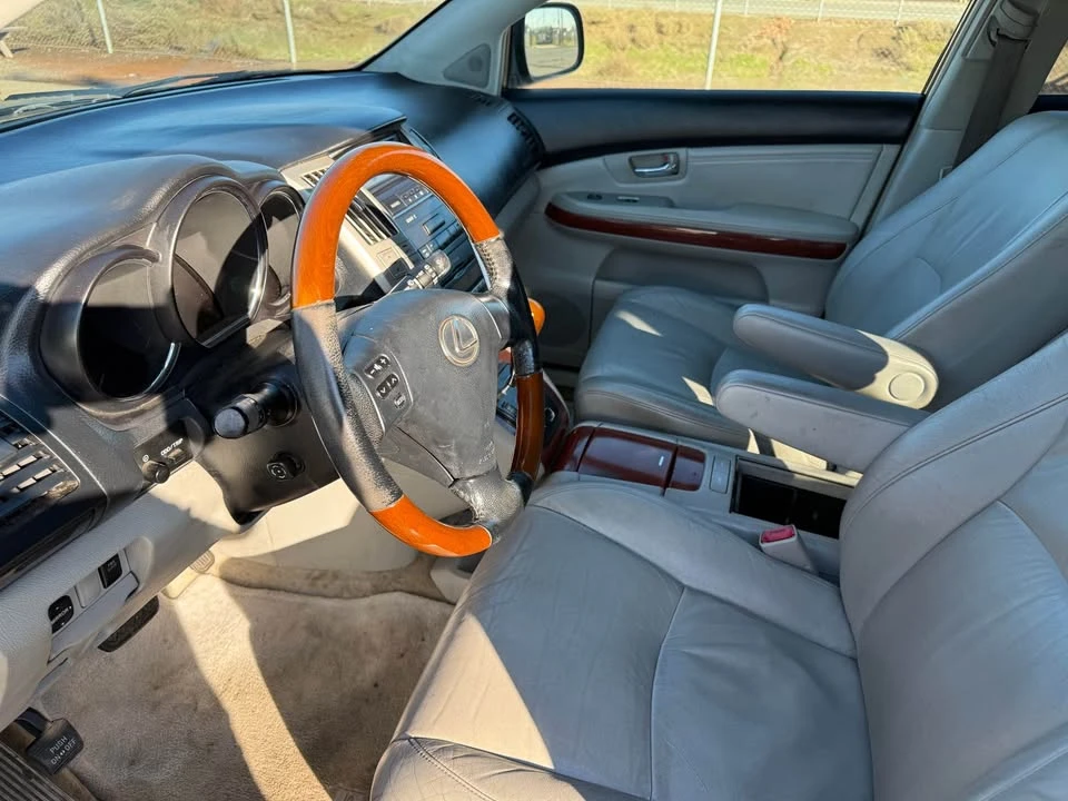 2006 Lexus RX 2nd Gen - Image 7 of 11