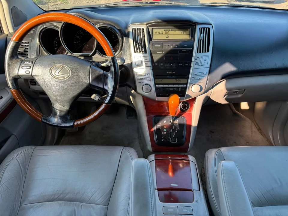 2006 Lexus RX 2nd Gen - Image 9 of 11