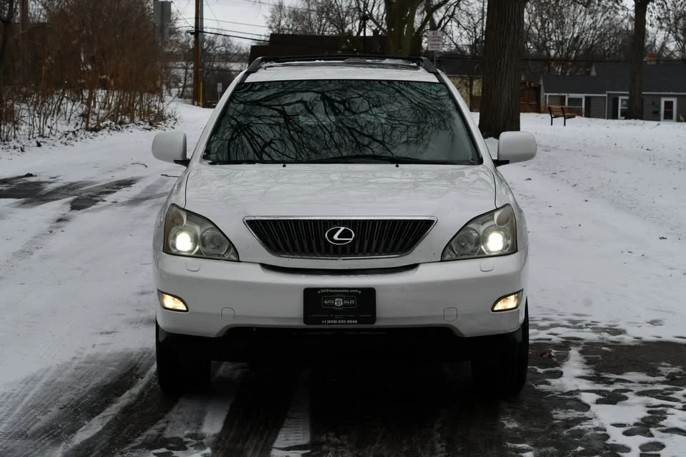 2006 Lexus RX 2nd Gen - Image 2 of 17