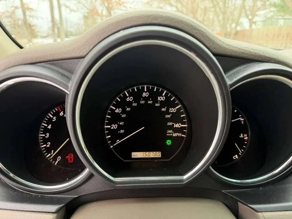 2006 Lexus RX 2nd Gen - Image 11 of 17