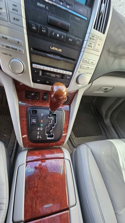 2006 Lexus RX 2nd Gen - Image 5 of 9