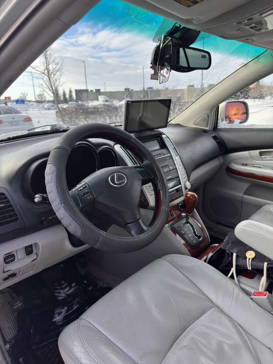 2006 Lexus RX 2nd Gen - Image 2 of 4