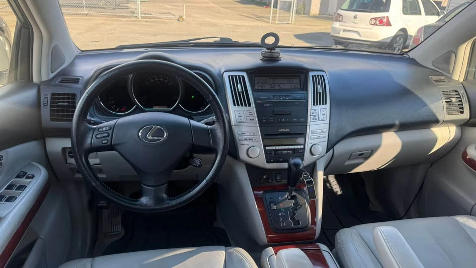 2006 Lexus RX 2nd Gen - Image 9 of 13