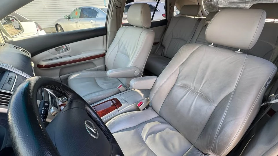 2006 Lexus RX 2nd Gen - Image 10 of 13