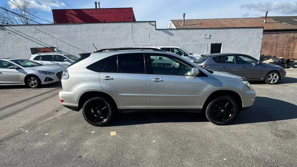 2006 Lexus RX 2nd Gen - Image 2 of 13