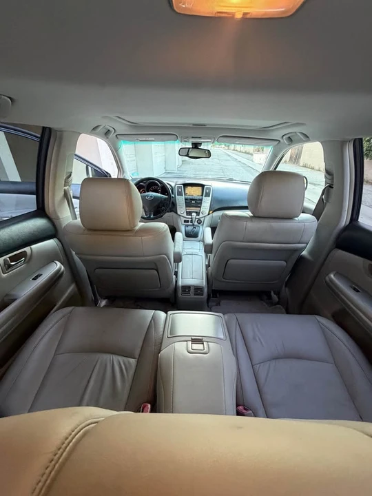 2006 Lexus RX 2nd Gen - Image 12 of 16