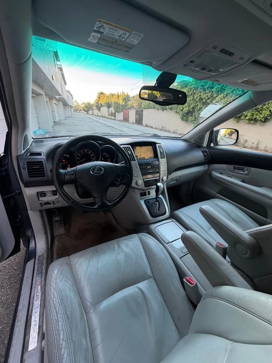 2006 Lexus RX 2nd Gen - Image 9 of 16