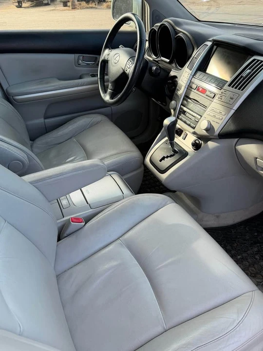 2006 Lexus RX 2nd Gen - Image 9 of 10
