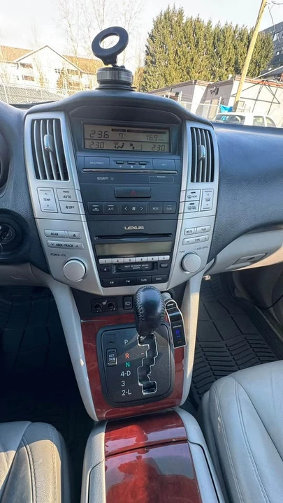 2006 Lexus RX 2nd Gen - Image 7 of 13