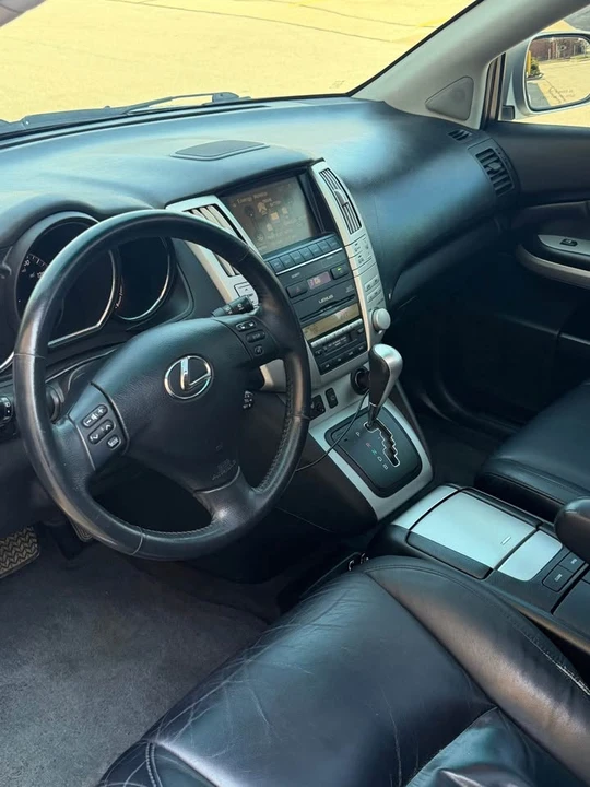 2006 Lexus RX 2nd Gen - Image 5 of 9