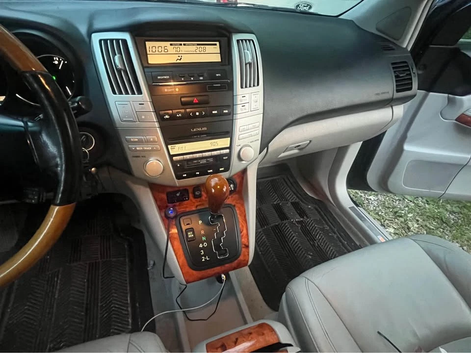 2006 Lexus RX 2nd Gen - Image 4 of 8