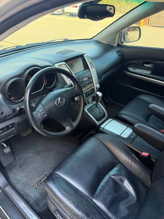 2006 Lexus RX 2nd Gen - Image 8 of 9