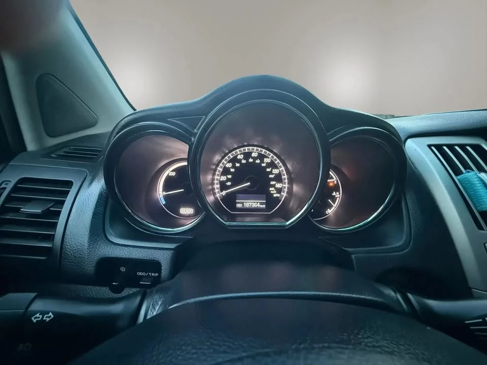 2006 Lexus RX 2nd Gen - Image 13 of 13