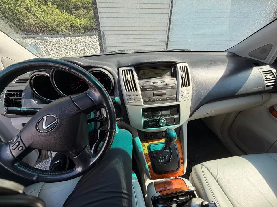 2006 Lexus RX 2nd Gen - Image 7 of 8