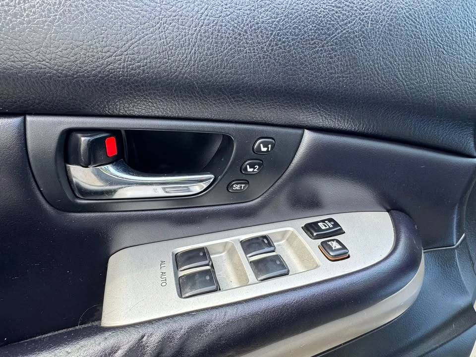2006 Lexus RX 2nd Gen - Image 12 of 20