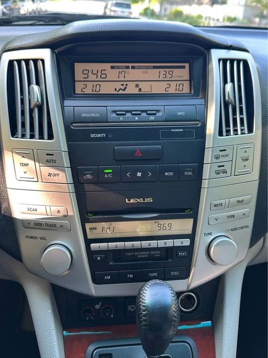 2006 Lexus RX 2nd Gen - Image 4 of 12
