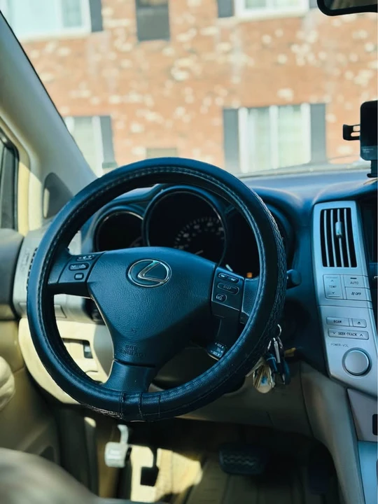 2006 Lexus RX 2nd Gen - Image 10 of 12