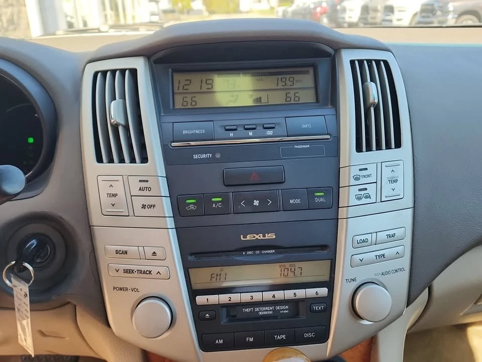 2006 Lexus RX 2nd Gen - Image 11 of 20