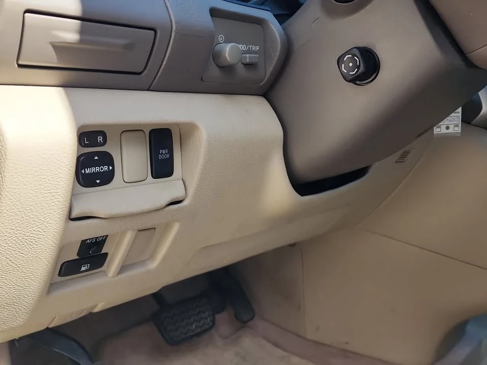 2006 Lexus RX 2nd Gen - Image 16 of 20