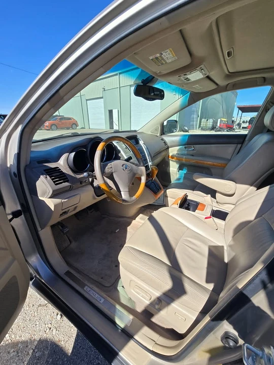 2006 Lexus RX 2nd Gen - Image 5 of 8