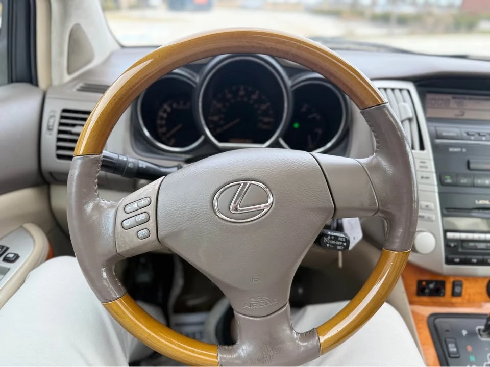 2006 Lexus RX 2nd Gen - Image 13 of 18