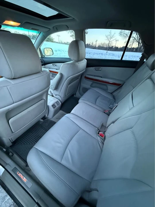 2006 Lexus RX 2nd Gen - Image 9 of 14
