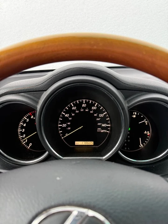2006 Lexus RX 2nd Gen - Image 12 of 14