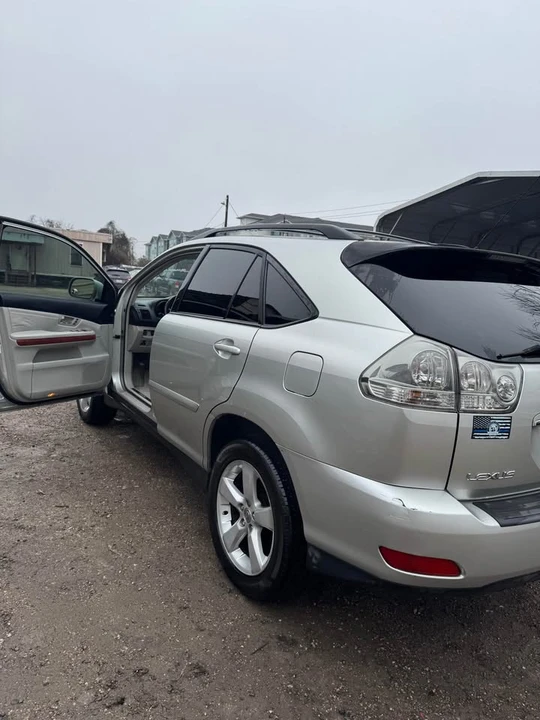 2006 Lexus RX 2nd Gen - Image 12 of 16
