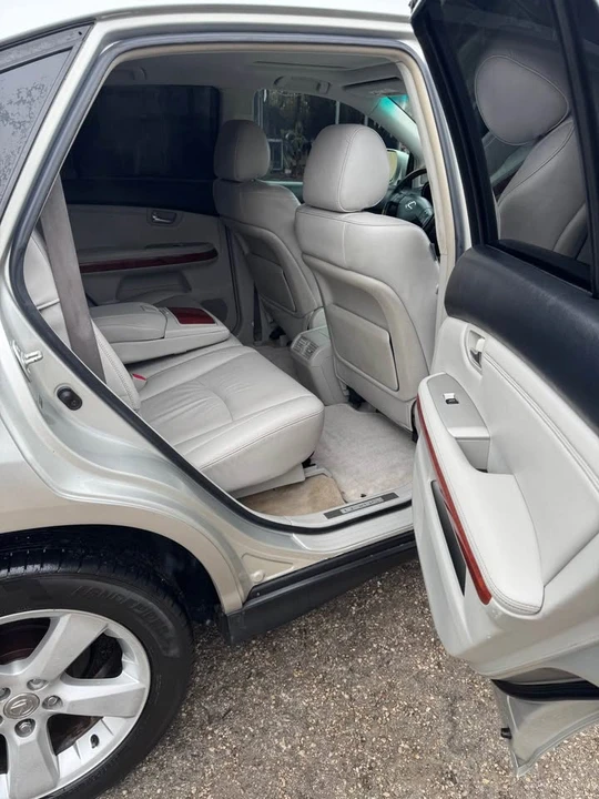 2006 Lexus RX 2nd Gen - Image 2 of 16