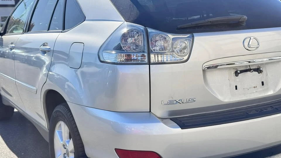 2006 Lexus RX 2nd Gen - Image 9 of 16