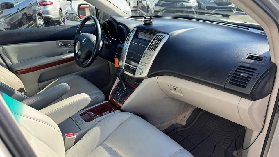 2006 Lexus RX 2nd Gen - Image 11 of 16